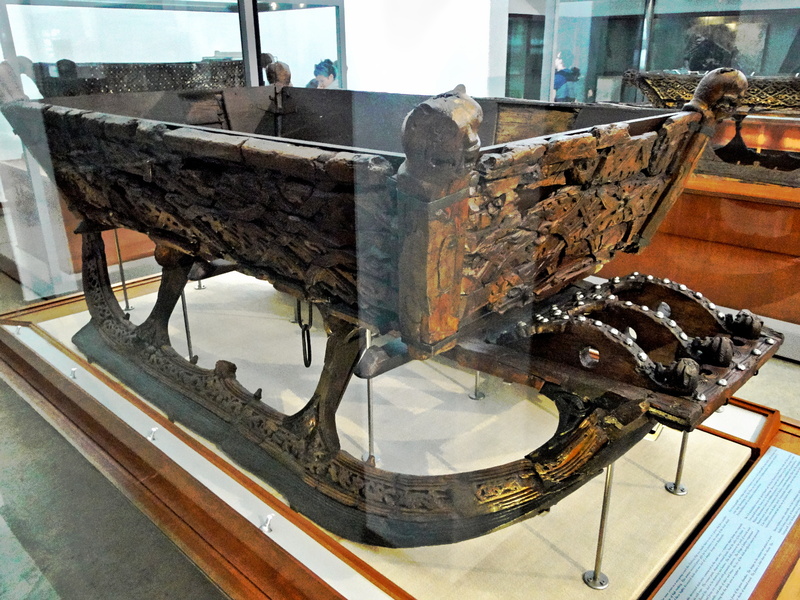 Historic Sleigh in a Display Case at Oslo Museum