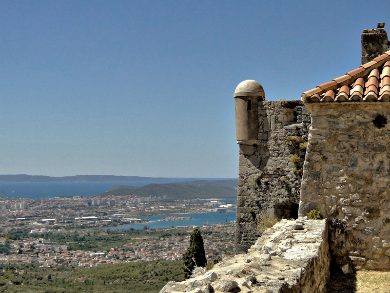 Klis Fortress: Historic Stone Ruins Overlooking the Coast and Cityscape