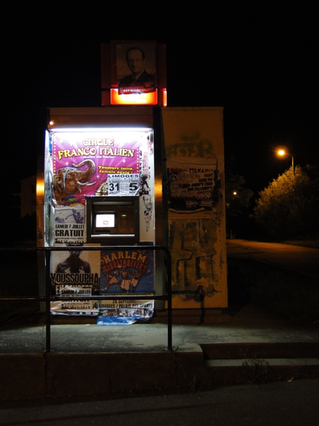 Late-Night Limoges ATM with Local Ads