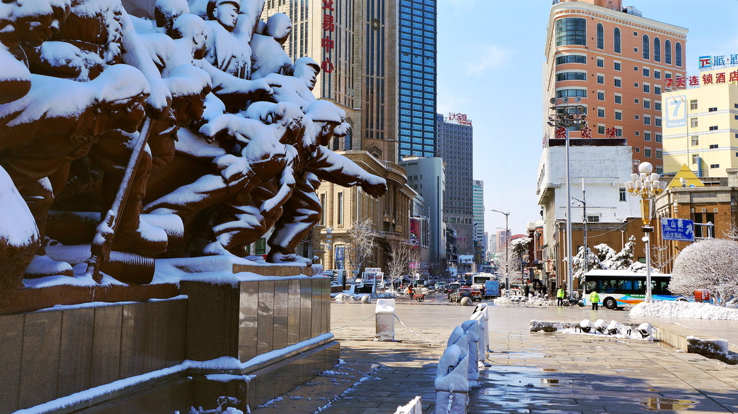 A Snowy City Street at Night, Shenyang