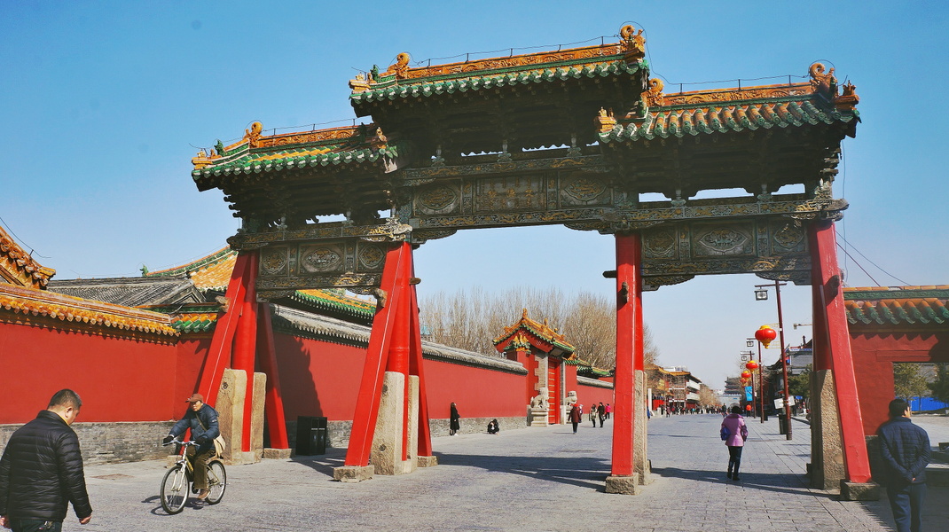Vibrant Chinese Archway in Shenyang