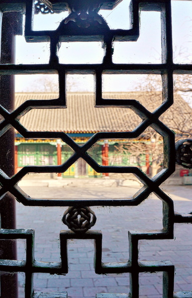Gated View: An Urban Scene in China
