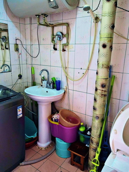 Small Bathroom with Tiled Walls in Shenyang, China
