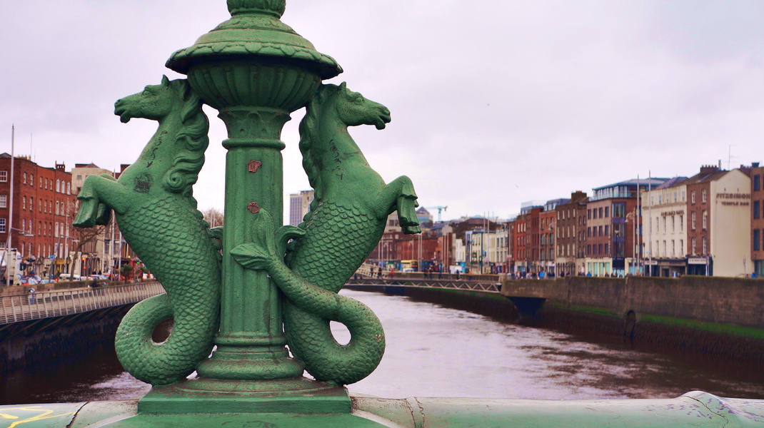 Vintage Elegance: Dublin's Iconic Leprechaun Statue