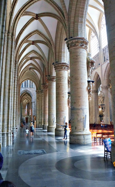 The grandeur of Brussels Cathedral's interior: Gothic architecture and a soaring ceiling