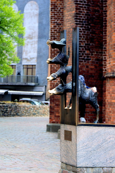 The Four-Legged Sculpture on the Brick Pathway