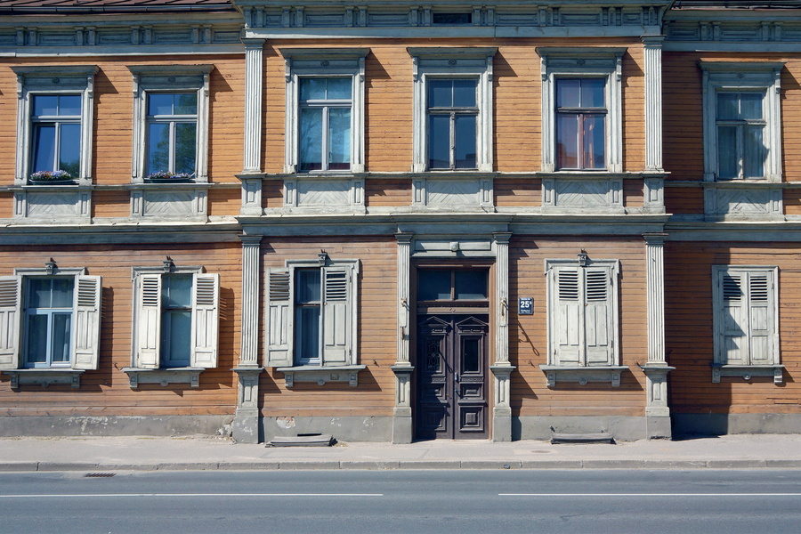 Historic Riga Street View: A Scene of Old European Architecture