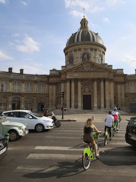Parisian Architecture and Bicycle Traffic