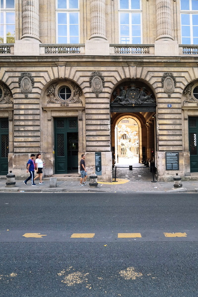 Parisian Street Scene