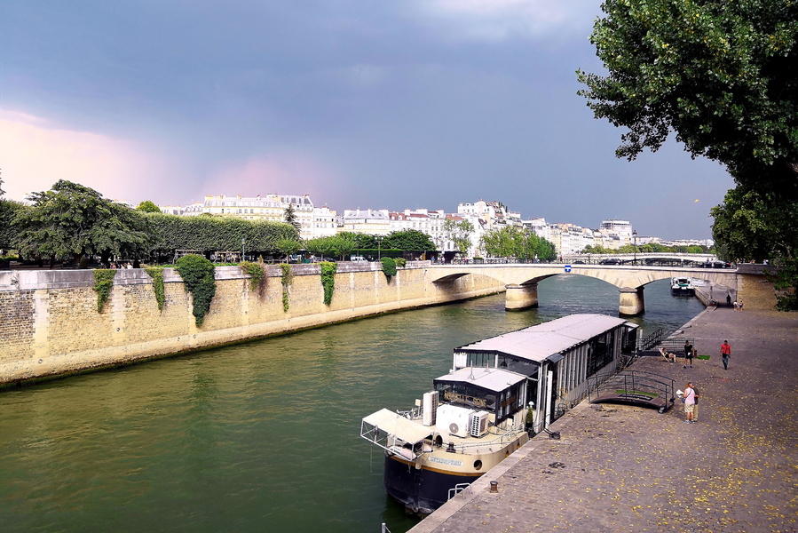 Scenic Paris: River Seine on a Stormy Day