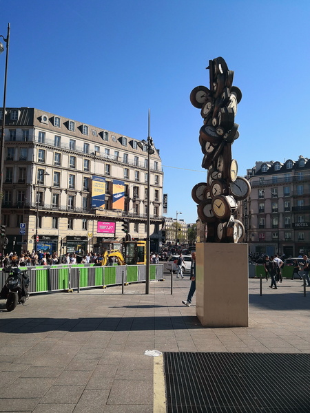 Artistic Installation in the Heart of Paris