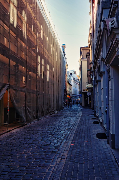 Narrow European Alleyway, Morning Hour