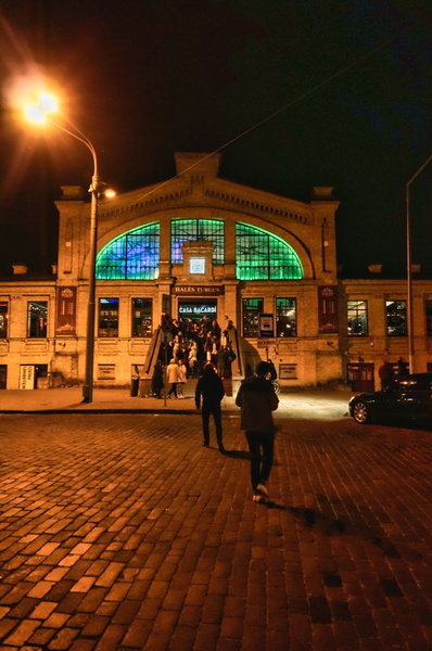 Vilnius Train Station at Night: A Bustling Urban Scene