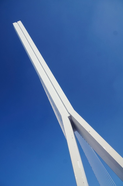 Harbin Modern Suspension Bridge - Architectural Marvel of China
