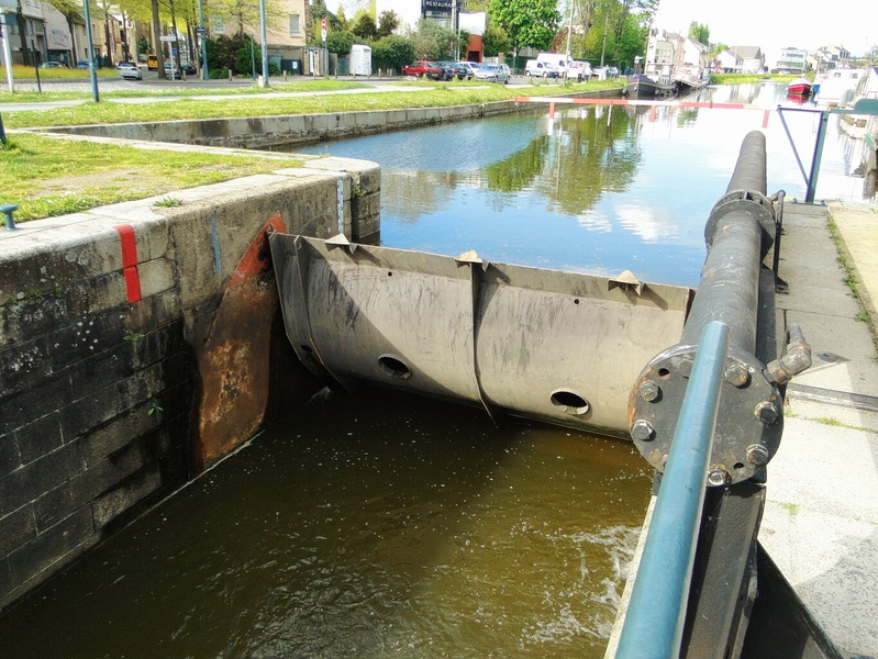 The Lock and Weir of the Rennes Canal