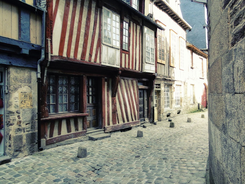 Charming Rustic Alleyway in a French Historic District