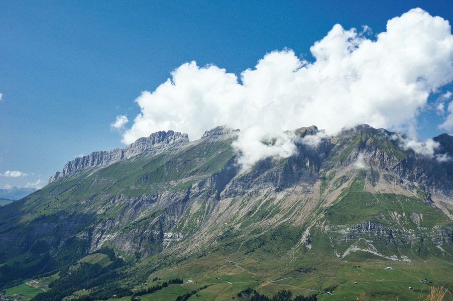 Majestic Alpine Landscape: The Gietaz Mountain Range