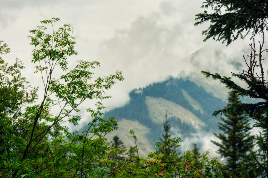 Majestic Mountainous Landscape with Cloud Cover