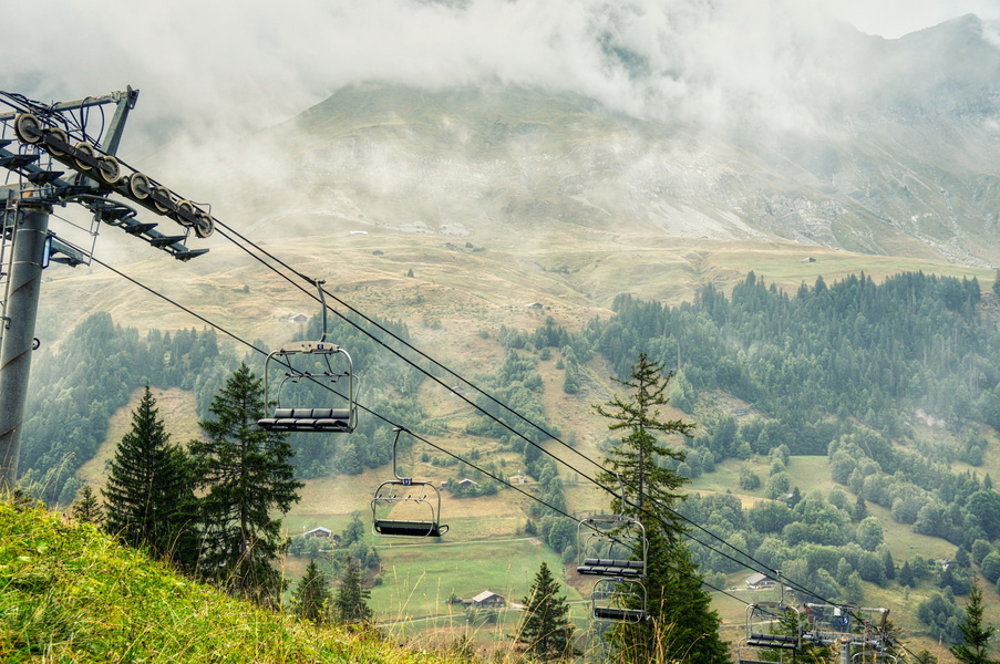 Serene Alpine Ski Resort in France