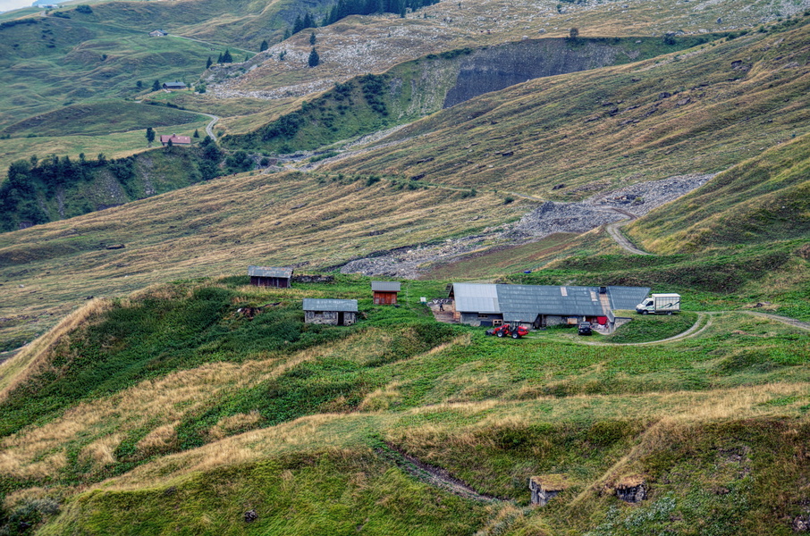 Peaceful Rural Escape: A Scenic Alpine Village Surrounded by Nature's Beauty