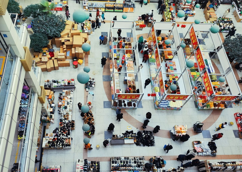 Busy Marketplace Inside Shenyang Mall