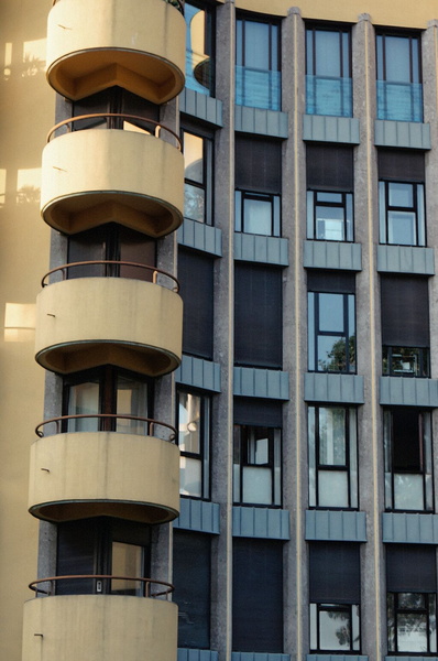 Contemporary Urban Living: A Multi-Family Residence in Milan, Italy